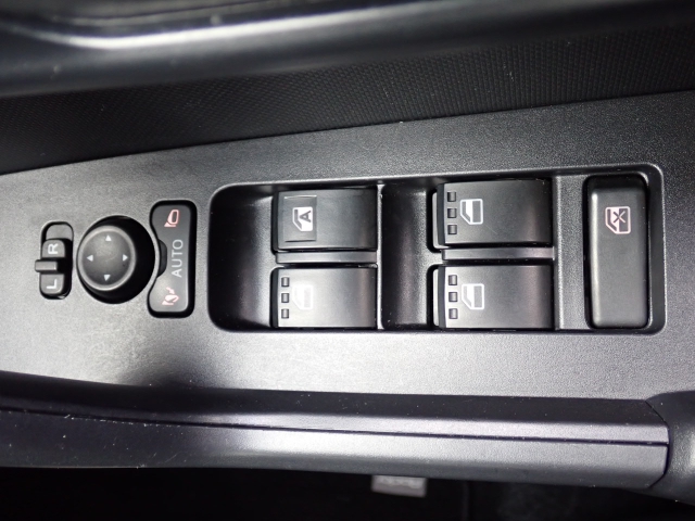 �d���i�[���h�A�~���[�E�p���[�E�B���h�E�������Ă��܂��B