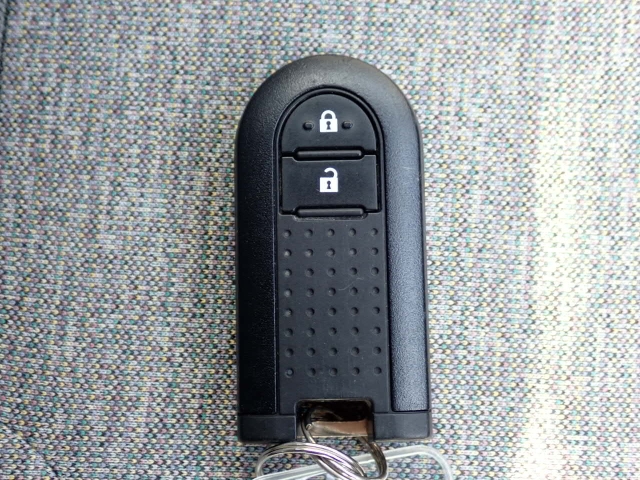 �X�}�[�g�L�[�����I�L�[���|�P�b�g��o�b�O�ɓ��ꂽ�܂܁A�h�A���b�N�̊J���E�{���E�G���W���n�����\�ł��B