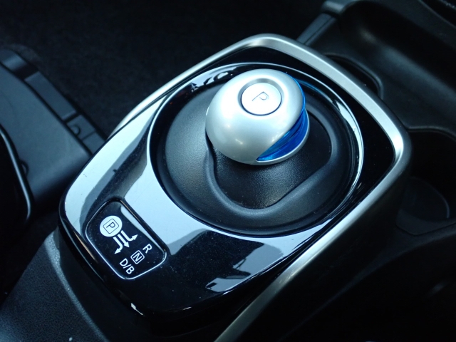 �V�t�g�m�u�̓X�����Ȃ��A���ꂢ�ȏ�Ԃł��B���ł��G��镔�������ꂢ���Ƒ�؂ɏ���Ă������Ƃ�������܂���B