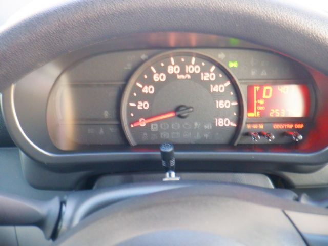 �V���v���Ō��₷���f�U�C���̃��[�^�[�p�l���ł��B�Ԃ̏�񂪕\�������厖�ȏꏊ�����炱�����₷������؂ł��ˁB