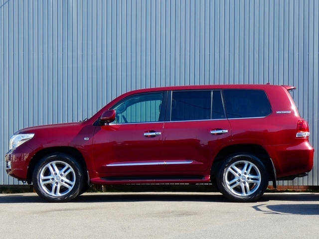 AHC�����ԗ��Ȃ̂ŏ㉺�ɂT�������ԍ����ς��܂���