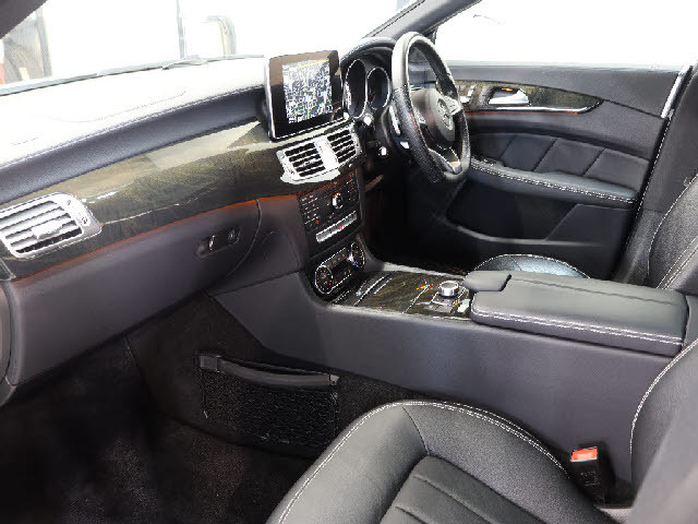 ＴＵＣのメルセデスベンツは全車無料２年保証が付きます。納車後も安心のメルセデスベンツライフをお愉しみ頂けるようサポート致します。