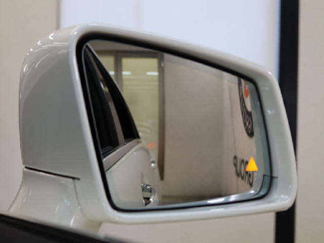 専門店ならではの豊富なメルセデス・ベンツを取り揃え、ご納車後もスタッフがカーライフをサポート致します！