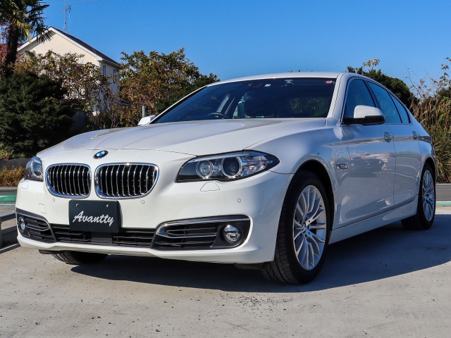 ５シリーズ　セダン(BMW) ５２３ｉ　ラグジュアリー 中古車画像