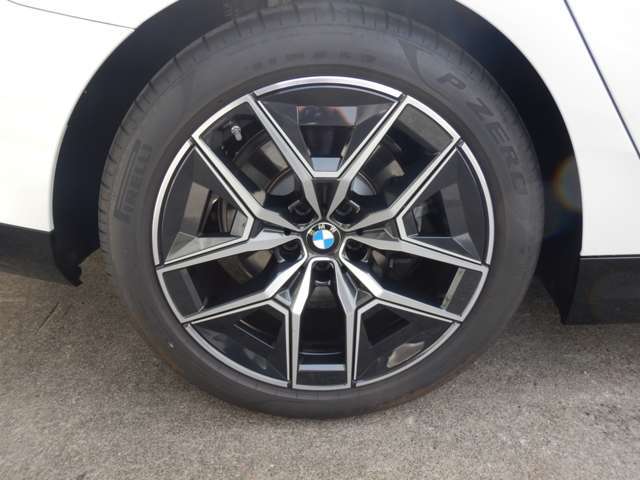 �l�@�G�A���_�C�i�~�b�N�E�z�C�[���X�R�U�l