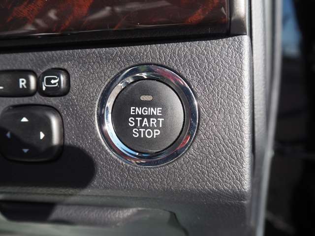 �J�o����|�P�b�g�Ɍ�����ꂽ�܂܃h�A�̊J