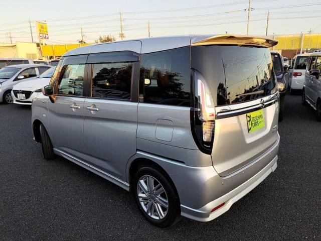 スライドドアで乗り降りしやすいです！