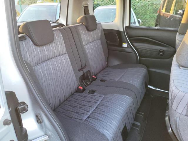 後方座席もゆったり空間！