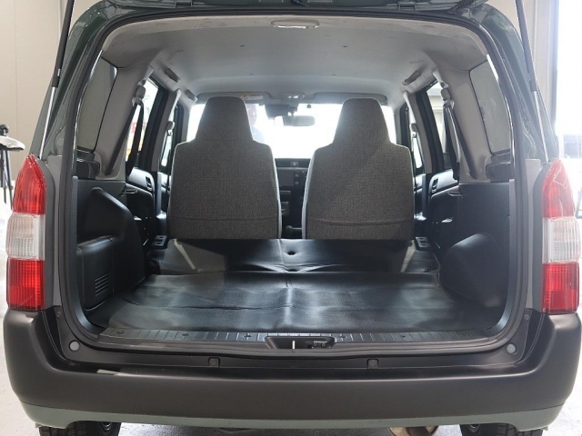 �Z�J���h�V�[�g��O���ɏ�ނƂ����̒ʂ�傫�ȉ׎��X�y�[�X���m�ۂł��܂��I����������������̂ł��ςݍ��݉\�ł���