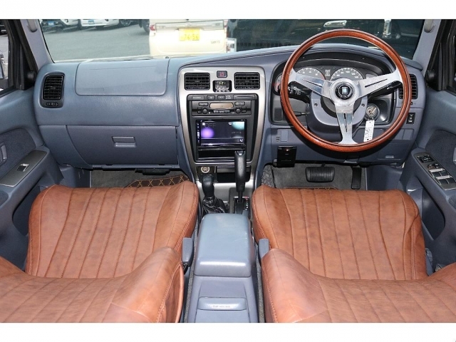 �u���E���V�[�g�J�o�[�ŃN���V�b�N�Ȉ�ۂ��󂯂܂��ˁB