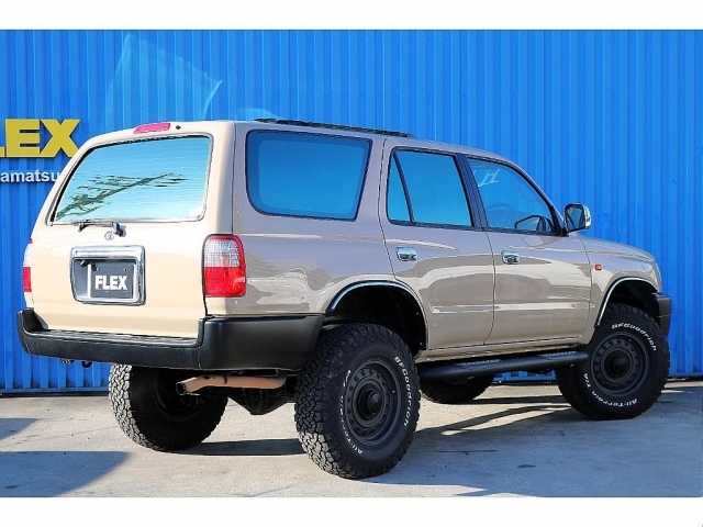 ��l�C�̃A�[�X�J���[�A�x�[�W���ɃI�[���y�C���g�ς݁B