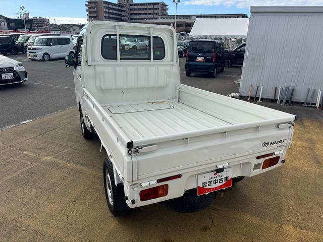 �����h�A�E�����N�H�[�^�[�E�o�b�N�h�A�E�B���h�E�ɃX���[�N�h�K���X���̗p