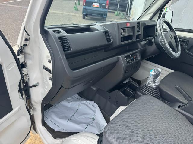 �ԗ��̏ڍׂ��Ԃɕt���܂��Ă̓X�^�b�t�܂ł��C�y�ɂ��₢���킹���������B