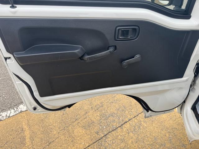 �ԗ��̏ڍׂ��Ԃɕt���܂��Ă̓X�^�b�t�܂ł��C�y�ɂ��₢���킹���������B