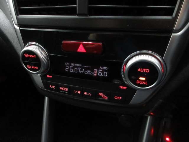 お車の状態は内外装共にとても綺麗な状態を