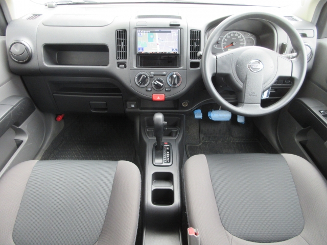 ���O���̐��|�E�K���X�n�{�f�B�R�[�e�B���O��CAR�N���[�j���O���Ǝ҂��{�H�������܂��̂ő�ϐ����B�I���b�N�X�����Ԃł݂͂Ȃ��܂ɉ��K�ȃh���C�u�����񑩁B