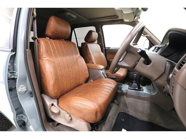 �V�i�u���E���V�[�g�J�o�[��