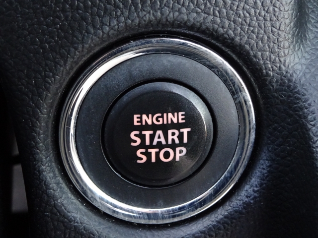 �L�[���X�v�b�V���X�^�[�g�V�X�e�����̗p���Ă���܂��I�{�^����ŃG���W���n�����\