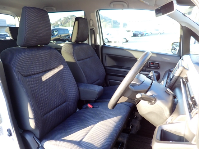 �t�����g�V�[�g�A��ԗǍD�ň��S�ł��B�傫�ȉ�����Ȃ����S�ł�