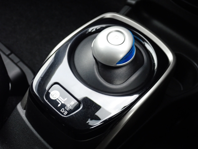 �V�t�g�m�u�̓X�����Ȃ��A���ꂢ�ȏ�Ԃł��B���ł��G��镔�������ꂢ���Ƒ�؂ɏ���Ă������Ƃ�������܂���B