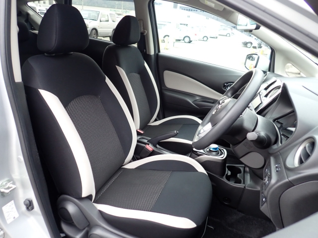 �t�����g�V�[�g�A��ԗǍD�ň��S�ł��B�傫�ȉ�����Ȃ����S�ł�