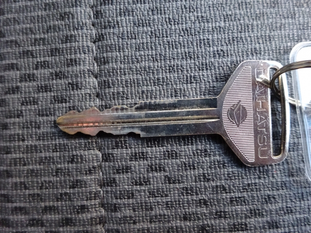 ���S���Ă���蒸���钆�ÎԂ�ڎw���ăI���b�N�X�F�蒆�ÎԂł͌��i�Ȋ�ɂ����ď��i�����I���Ă���܂��I