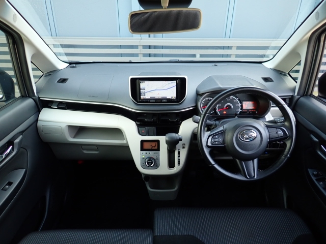 �C���p�l�摜�ɂȂ�܂��B�ԓ��͐��Ǝ҂ɂĎ����N���[�j���O�{�H�ς݂Ȃ̂ŁA��ϐ����ł��B