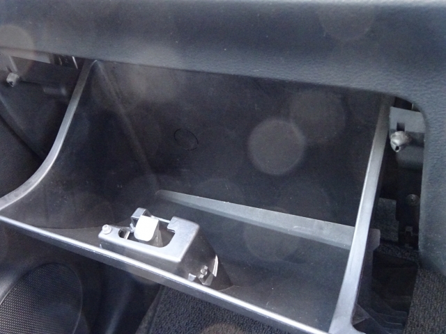 ����ȑO�ɂ͎Ԍ��ؓ��ꓙ���ވꎮ�����[�ł���O���[�u�{�b�N�X���������܂��B