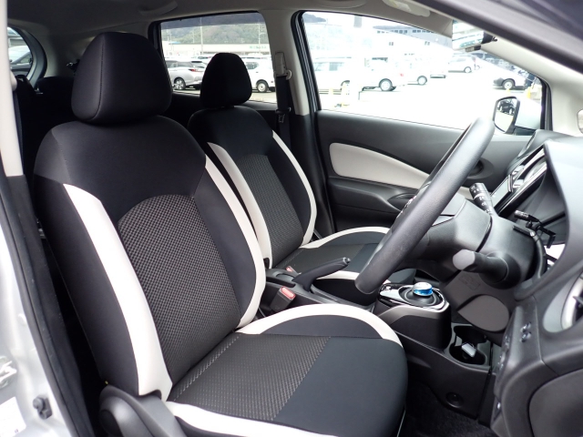 �t�����g�V�[�g�A��ԗǍD�ň��S�ł��B�傫�ȉ�����Ȃ����S�ł�