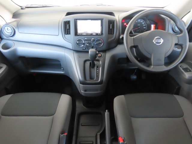 ���O���̐��|�E�K���X�n�{�f�B�R�[�e�B���O��CAR�N���[�j���O���Ǝ҂��{�H�������܂��̂ő�ϐ����B�I���b�N�X�����Ԃł݂͂Ȃ��܂ɉ��K�ȃh���C�u�����񑩁B