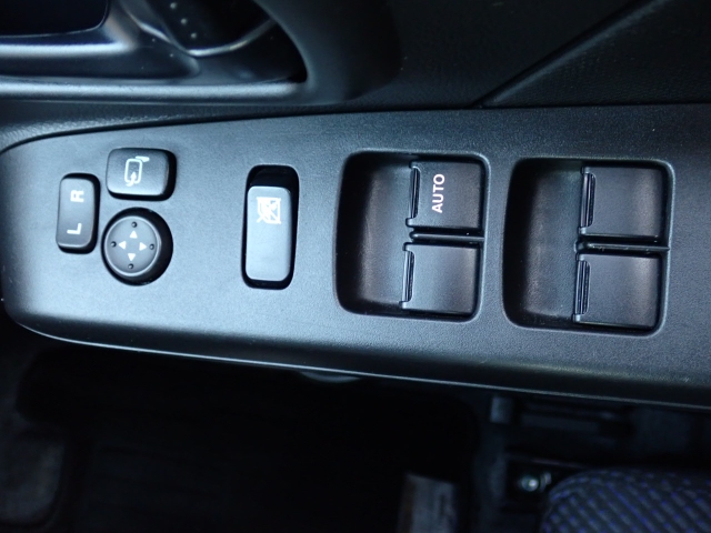 �d���i�[���h�A�~���[�E�p���[�E�B���h�E�������Ă��܂��B