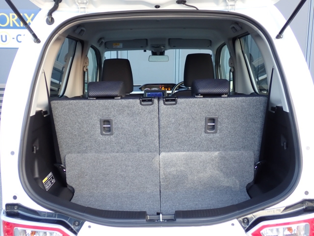 �ʏ펞�̃��P�b�W�X�y�[�X�ł��I�傫�ȊJ���ŉו��̏悹�~�낵���y�ɍs���܂��B