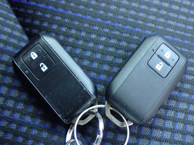 �X�}�[�g�L�[�����I�L�[���|�P�b�g��o�b�O�ɓ��ꂽ�܂܁A�h�A���b�N�̊J���E�{���E�G���W���n�����\�ł��B