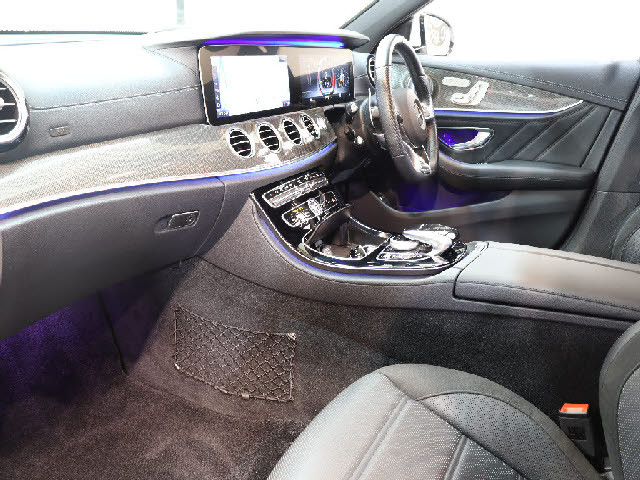 ＴＵＣのメルセデスベンツは全車無料２年保証が付きます。納車後も安心のメルセデスベンツライフをお愉しみ頂けるようサポート致します。