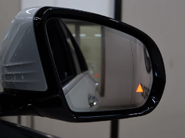 専門店ならではの豊富なメルセデス・ベンツを取り揃え、ご納車後もスタッフがカーライフをサポート致します！