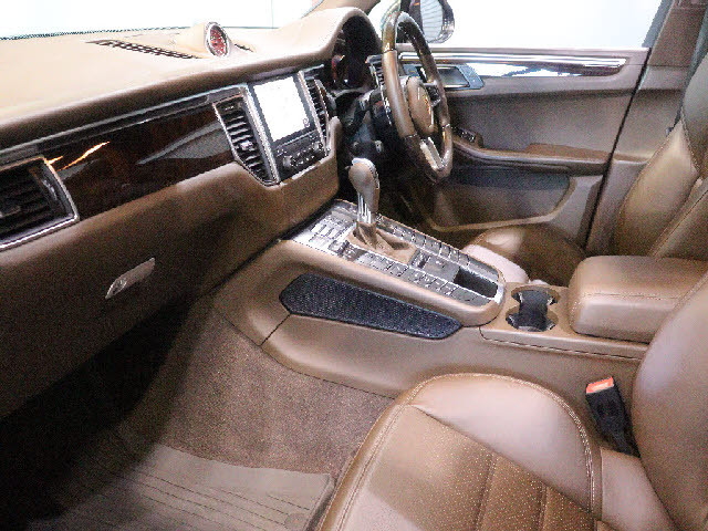 ���h���X�A�b�v���܂߁A�p�[�c�̂����k������܂��I�����Z�f�X�E�A�E�f�B�E�a�l�v�E�u�v�E�|���V�F�A�A�����J�ԁA���[���b�p�ԁA���̑������郁�[�J�[�E�Ԏ�̃J�X�^��������`���������Ē����܂��B