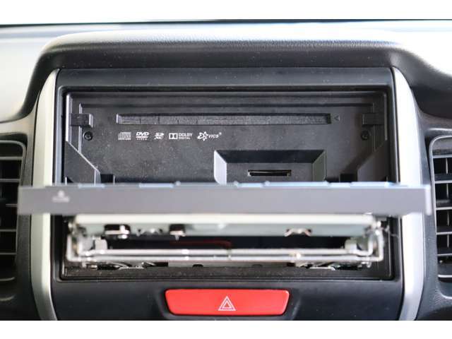 DVD�Đ��ECD�f�b�L�EBluetooth�ڑ���