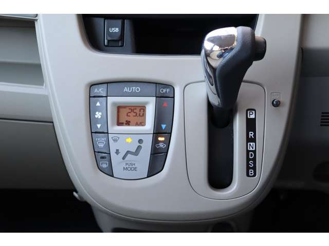 �I�[�g�G�A�R��