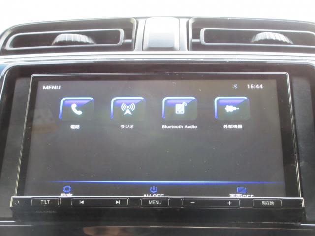 �����̍D���ȉ��y�𒮂��Ȃ���A�������h���C�u��