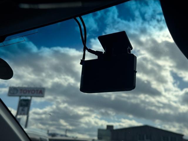 �ԗ��̏ڍׂ��Ԃɕt���܂��Ă̓X�^�b�t�܂ł��C�y�ɂ��₢���킹���������B