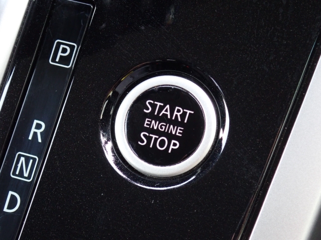 �L�[���X�v�b�V���X�^�[�g�V�X�e�����̗p���Ă���܂��I�{�^����ŃG���W���n�����\�Ȃ̂ŁA�L�[��T�����Ƃ��Ȃ��Ȃ�܂��ˁI