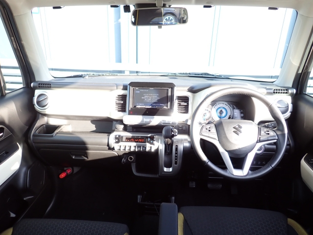 �C���p�l�摜�ɂȂ�܂��B�ԓ��͐��Ǝ҂ɂĎ����N���[�j���O�{�H�ς݂Ȃ̂ŁA��ϐ����ł��B