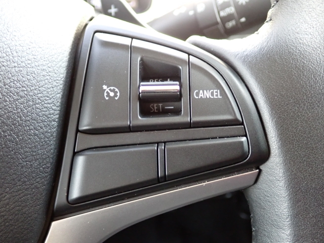 �y�N���[�Y�R���g���[���z�������H�ł̒��������s���y�Ɂ�A�N�Z���y�_���𓥂܂��Ɏԑ������ɕۂ��Ƃ��\�ł��B�O���̎ԗ������m���ĎԊԂ�ۂ悤�ɑ��x���߂��Ă���܂��I�I