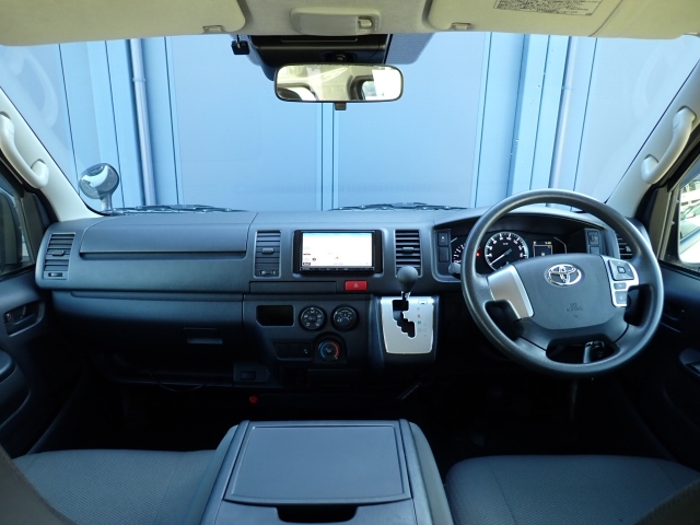 �C���p�l�摜�ɂȂ�܂��B�ԓ��͐��Ǝ҂ɂĎ����N���[�j���O�{�H�ς݂Ȃ̂ŁA��ϐ����ł��B