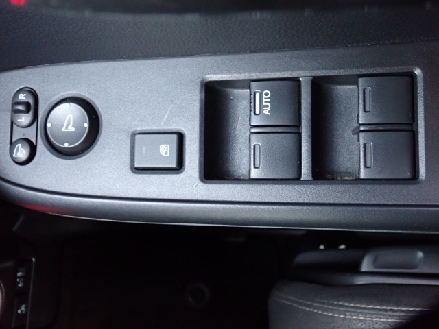 �d���i�[���h�A�~���[�E�p���[�E�B���h�E�������Ă��܂��B