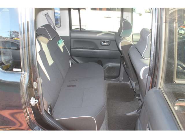 �i�r�V�X�e���A�d�s�b�A�b�c�ȂǊi���ɂĔ�