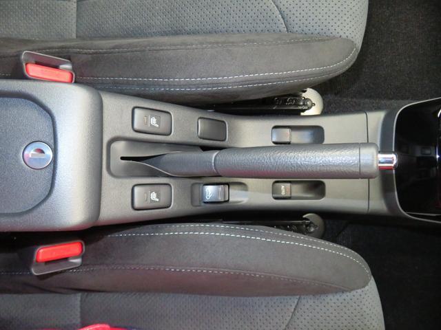 �d���J���[�t�X�C�b�`�i�A�N�e�B�u�g�b�v�j�B�R�N�s�b�g�ɂ��Ȃ����Q�O�b�Ńt���I�[�v���ɏo���A�I�[�v���X�|�[�c�J�[�Ȃ�ł͂̊J��������y�Ɋy���߂܂��B�V��Ȃǂ̕ω��ɍ��킹�ăN���[�Y�h���v���̂܂܂ł�