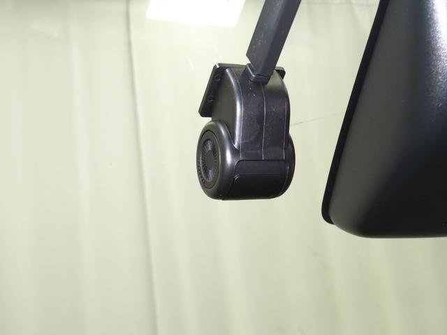 �O��h���C�u���R�[�_�[�t���Ă��܂��B�����Ƃ������̈��S�ɁI�@�f���͂V�^�i�r�̉�ʂŌ����̂ŁA��y�ɑ����󋵂��m�F���邱�Ƃ��ł��܂��B