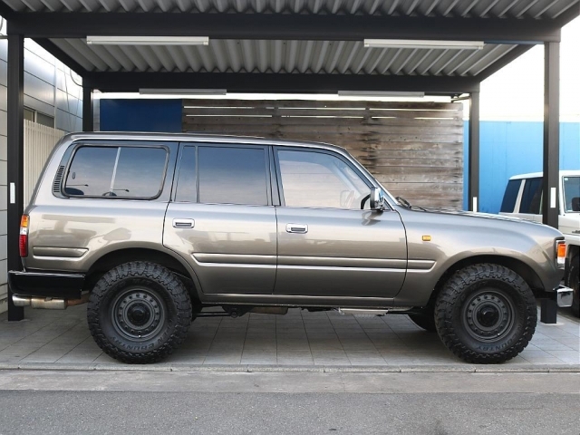 �T�C�h�r���[�I����̂��郁�^���b�N�����ɏ�i�ł��I