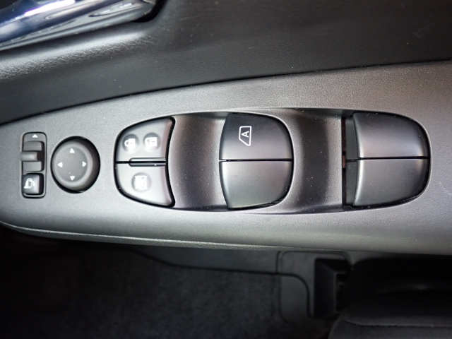 �d���i�[���h�A�~���[�E�p���[�E�B���h�E�������Ă��܂��B